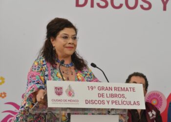 Inicia el Gran Remate de Libros en CDMX; Brugada invita a leer en el Zócalo el 23 de abril