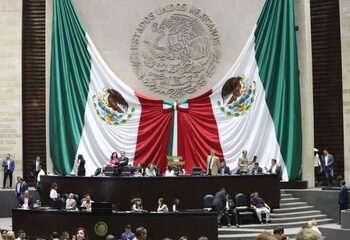 Diputados aprueban reforma que prohíbe pagar salario con propinas y refuerza su protección