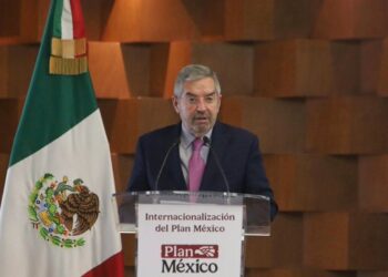 Canciller De la Fuente instruye a embajadores y cónsules a promover el Plan México en el ámbito internacional