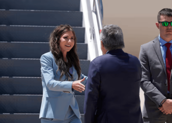 Kristi Noem culmina en México su primera gira latinoamericana enfocada en seguridad y migración