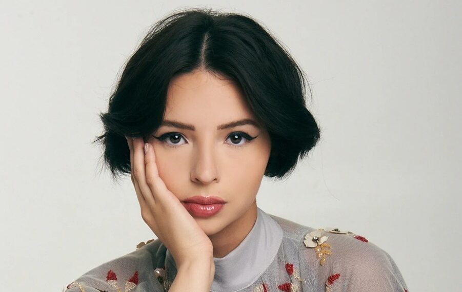 Ángela Aguilar causa polémica por contradicciones sobre su relación con Christian Nodal