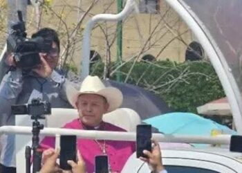 Sorpresa en Tuxtla: arzobispo se presenta en el papamóvil usado por el papa Francisco