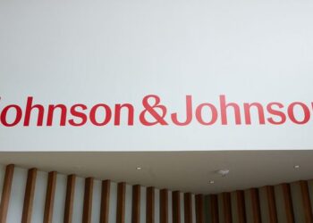 Johnson & Johnson prevé impacto de 400 mdd por aranceles en 2025