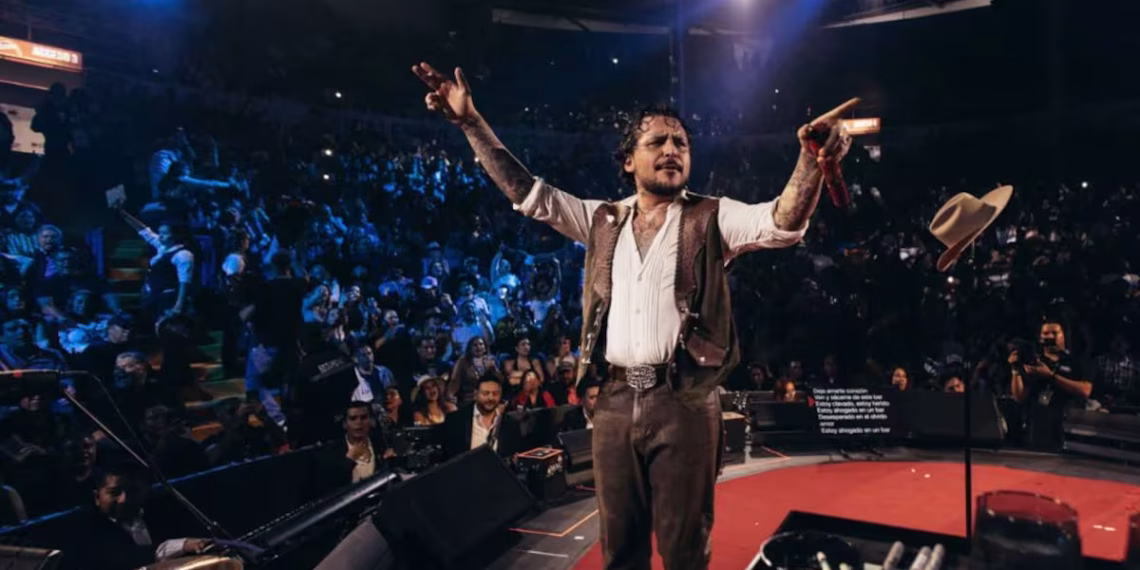Christian Nodal ordena retirar a fans de el palenque de Texcoco