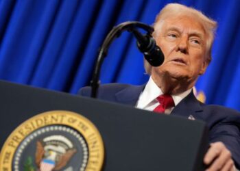 Trump: cualquier país que compre petróleo a Venezuela enfrentará un arancel del  25%