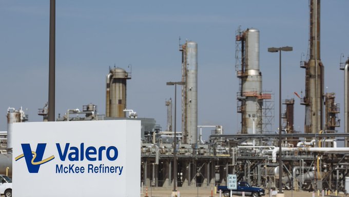 SAT suspende importaciones de Valero México; la empresa afirma que su permiso sigue vigente