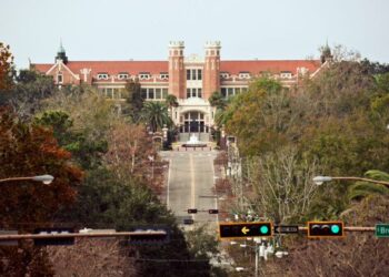 Mexicanos en Florida deben extremar precauciones por tiroteo en universidad