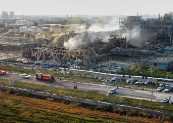 Explosión en planta química de China deja cinco muertos y provoca temor