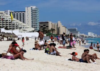 Turismo internacional deja a México 3,667 millones de dólares en marzo; crece el gasto por visitante