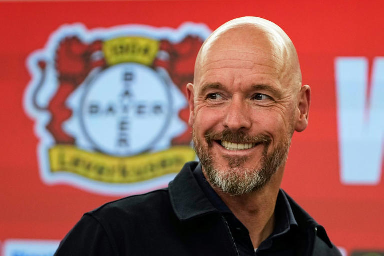 El Bayer Leverkusen anunció a Erik ten Hag como su nuevo técnico tras la salida de Xabi Alonso al Real Madrid. El neerlandés firma hasta 2027 con el campeón invicto de la Bundesliga.