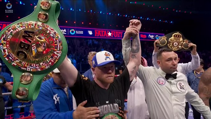 Canelo Álvarez vence a Scull y unifica títulos de los supermedianos