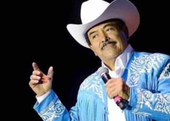 Lorenzo de Monteclaro cancela presentaciones en EU por problemas con su visa