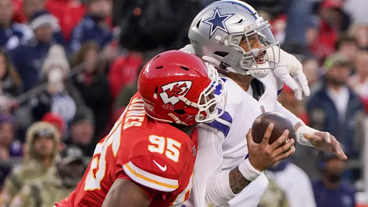 Los Kansas City Chiefs enfrentarán a los Dallas Cowboys en el partido principal del Día de Acción de Gracias 2025. Será la primera vez que Patrick Mahomes juegue en el AT&T Stadium.