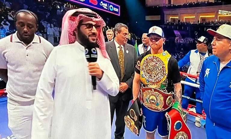 Canelo Álvarez recibió un cinturón de oro puro tras su victoria sobre William Scull. Con un valor estimado de un millón de dólares