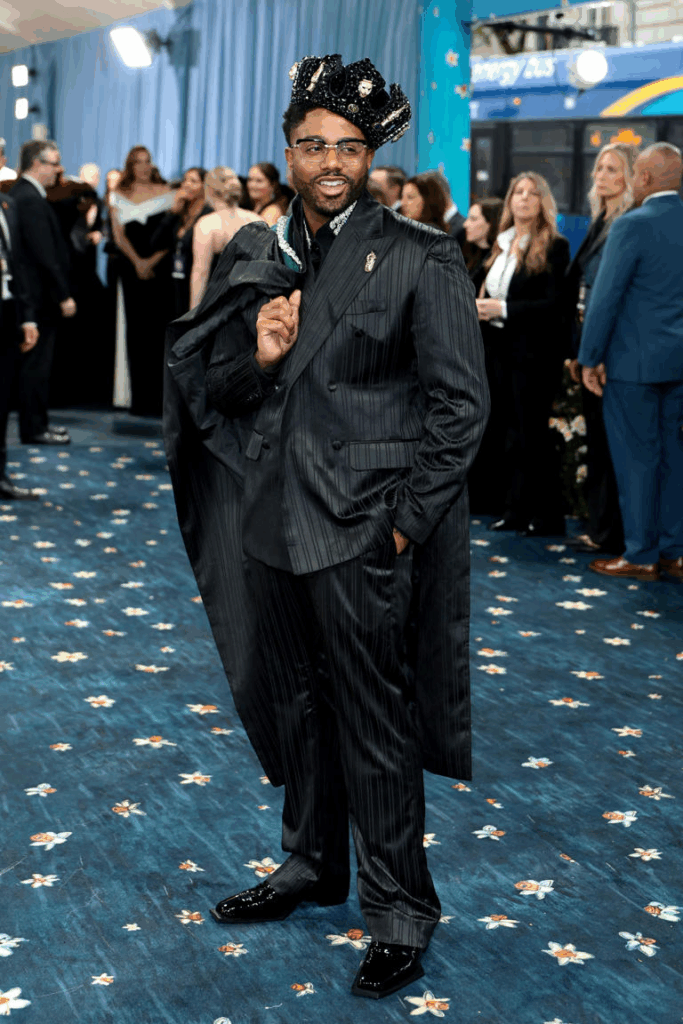 MET Gala 2025 la gala de moda más esperada del año, algunos invitados no lograron estar a la altura del código “Tailored For You” y cometieron fallas estilísticas que no pasaron desapercibidas.