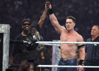 WWE planea enfrentar a John Cena y Travis Scott contra Cody Rhodes