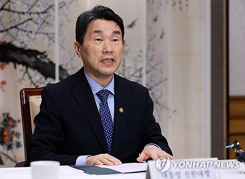 El presidente interino de Corea del Sur, Lee Ju-ho, felicitó al papa León XIV por su elección y expresó su deseo de fortalecer los lazos con el Vaticano; se espera una visita papal a Seúl en 2027.