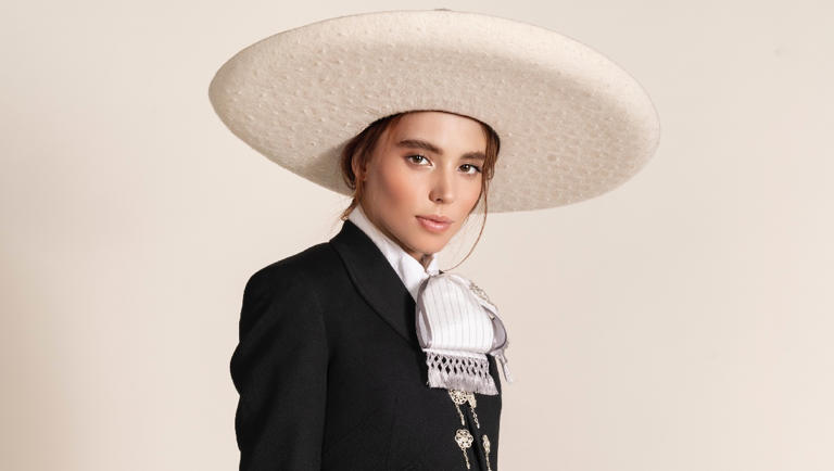 Majo Aguilar presenta ‘Mariachi Mío’, un álbum de diez canciones que mezcla mariachi con géneros como rap y tumbado, e incluye colaboraciones con Alex Fernández y Santa Fe Klan.