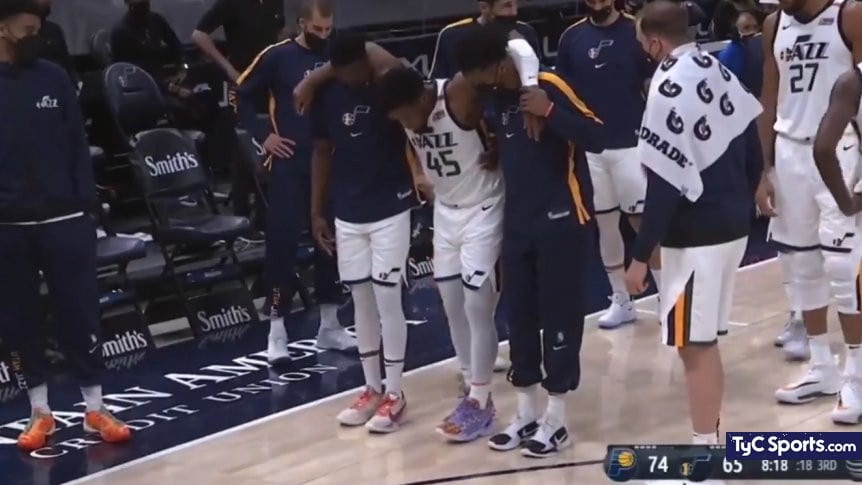 El escolta de los Cleveland Cavaliers, Donovan Mitchell, será evaluado con una resonancia tras sufrir molestias en el tobillo izquierdo durante el cuarto juego ante los Indiana Pacers, quienes lideran la serie 3-1.