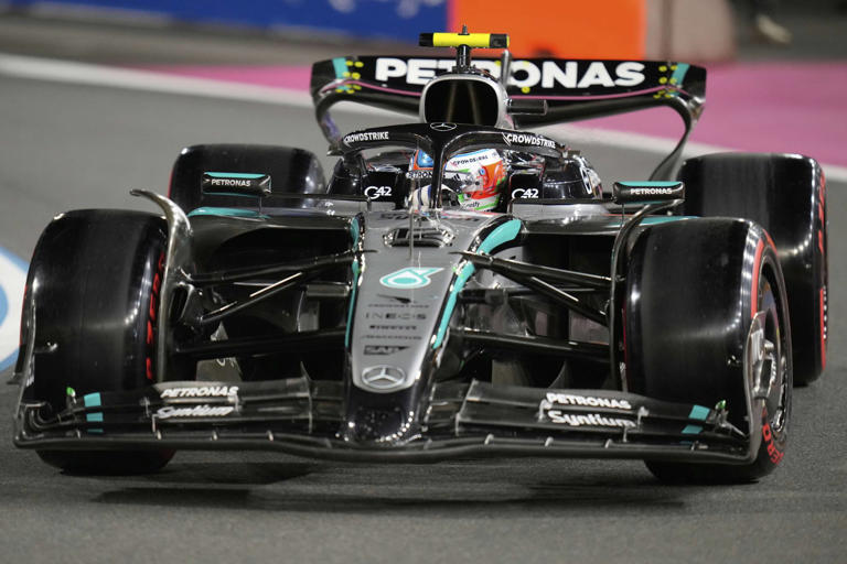  Con solo 18 años, Kimi Antonelli se impuso en la clasificación Sprint del GP de Miami, superando a McLaren, Verstappen y Ferrari para partir desde la primera posición.
