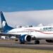 Sobrecargos de Aeroméxico exigen aumento salarial; empresa alega limitaciones por deuda