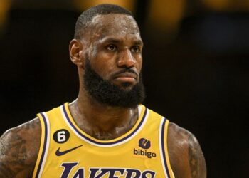 El respaldo familiar impulsa a LeBron James a extender su legado en la NBA