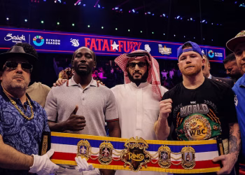 Turki Al-Sheikh lanza advertencia a Canelo y Crawford