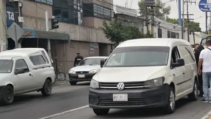 Un adolescente murió tras ser arrollado por una mujer en el carril confinado del Mexibús en Ecatepec. La conductora fue detenida y el caso está bajo investigación.