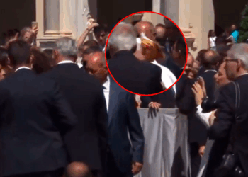 El Papa León XIV sufre incidente en la Plaza de San Pedro