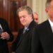 Steve Bannon exige investigar y deportar a Elon Musk por presunto estatus migratorio ilegal