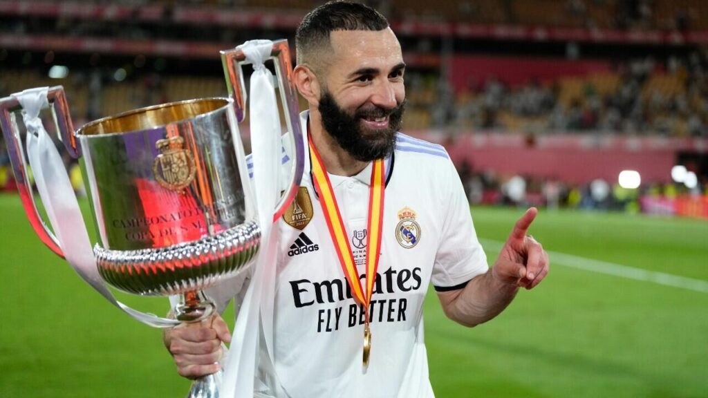 Un periodista reveló que Pumas prepara un fichaje europeo y francófono. Aficionados especulan que se trata de Karim Benzema, aunque hay más candidatos.