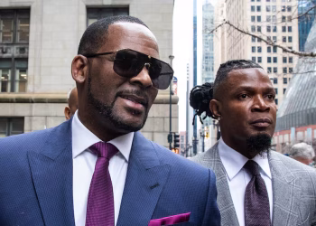 R. Kelly pide perdón presidencial a Donald Trump