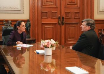 Claudia Sheinbaum se reúne con Christopher Landau para fortalecer relación bilateral con Estados Unidos