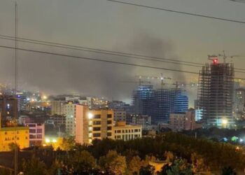 Israel ataca instalaciones militares en Irán y declara estado de emergencia nacional