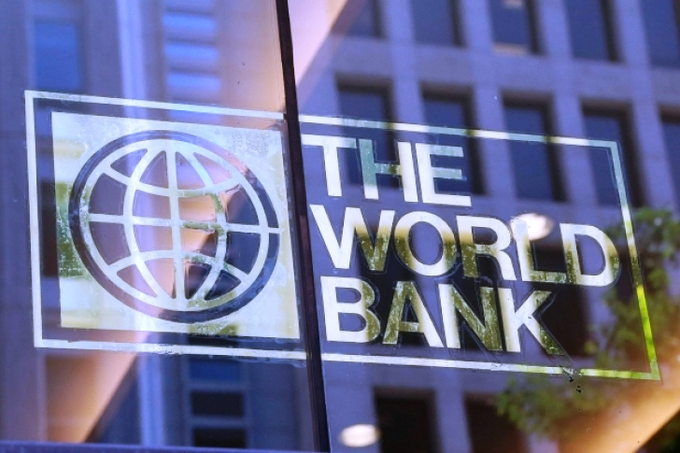 Banco Mundial advierte caída histórica en inversión extranjera y pide eliminar barreras al comercio