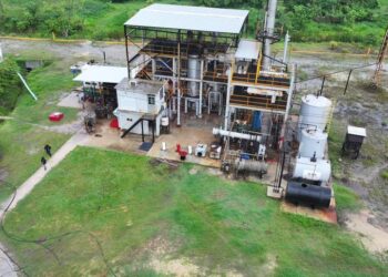 Detectan mini refinería ilegal en Veracruz; aseguran 500 mil litros de crudo robado