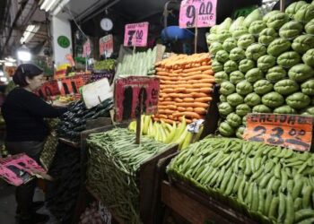 Inflación sube a 4.51% y Banxico recorta pronóstico de crecimiento