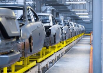 Producción automotriz baja 2% en mayo; exportaciones caen 3%
