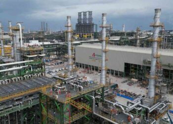 Sheinbaum advierte que regresará el subsidio a gasolinas si sube el petróleo