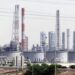 Precios del petróleo suben más de 3% tras decisión de OPEP+ de mantener producción