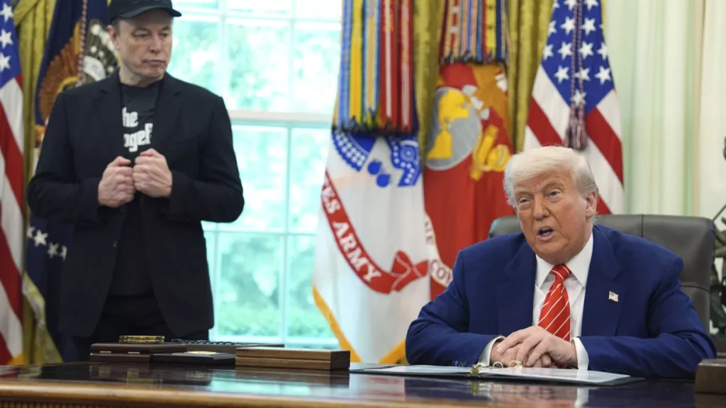 Elon Musk vuelve a pedir la publicación completa de los archivos de Epstein y sugiere la implicación de Donald Trump. El conflicto entre ambos crece en medio del debate por un proyecto fiscal que afectaría a Tesla.