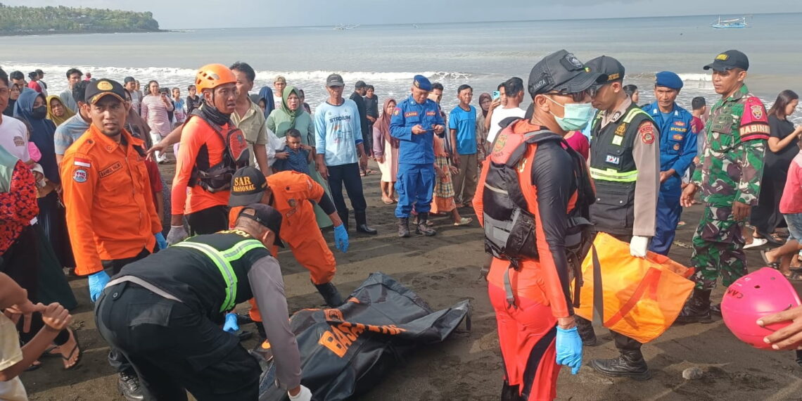 Naufragio de ferry cerca de Bali deja al menos 4 muertos y 32 personas desaparecidas