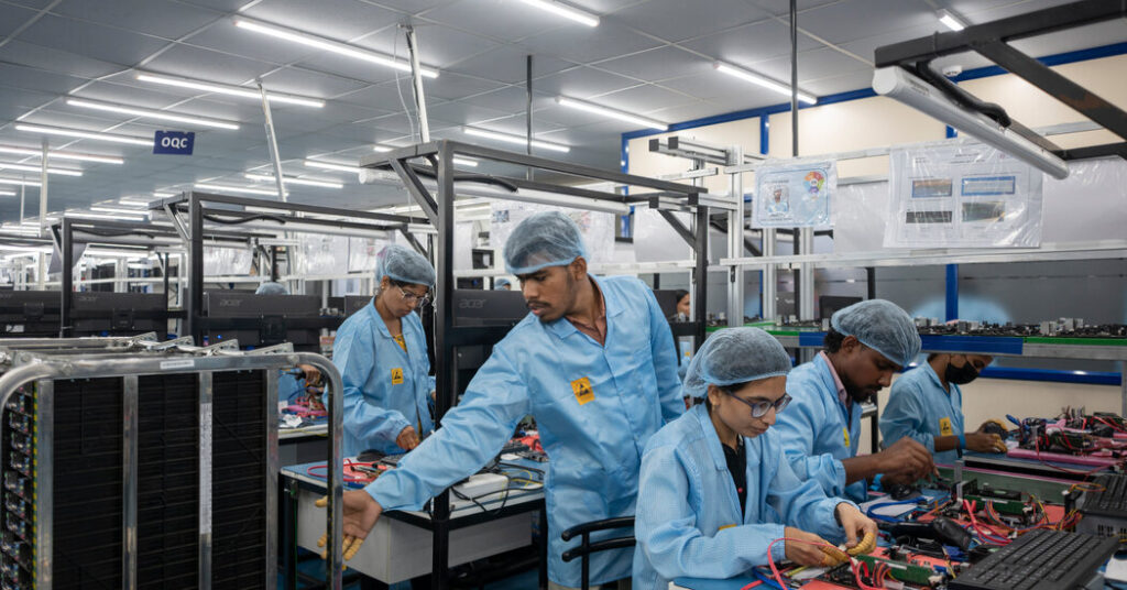 Apple intensifica su producción en India con una inversión de 2,500 millones de dólares. La planta de Foxconn en Devanahalli ensamblará hasta el 30% de los iPhones a nivel global en 2025.