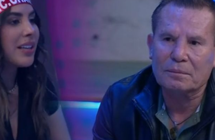  El exboxeador Julio César Chávez se mostró conmovido en una entrevista al referirse a su hijo, quien enfrenta cargos legales en EE. UU. por presuntos vínculos con el crimen organizado.