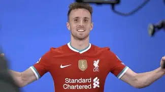 Hinchas del Liverpool rinden homenaje a Diogo Jota en Anfield