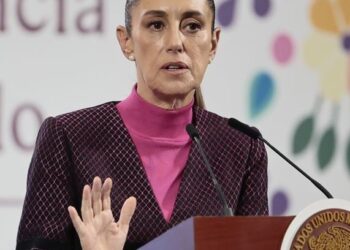 Sheinbaum advierte sobre huachicol en ferrotanques y confirma 14 mexicanos detenidos en Florida