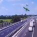 Avioneta se estrella en autopista de Italia y causa dos muertes