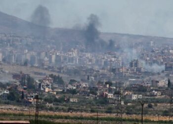 Israel bombardea cuartel sirio en Damasco; el ataque quedó registrado en vivo