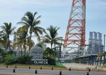Refinería Dos Bocas opera con fallas y sigue inconclusa, admite Pemex