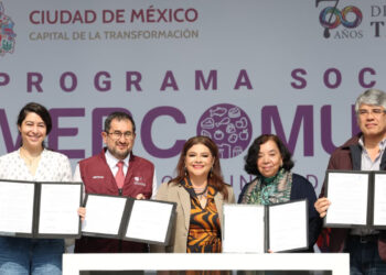 Clara Brugada entrega 25 mil vales Mercomuna para familias y comercios locales en CDMX